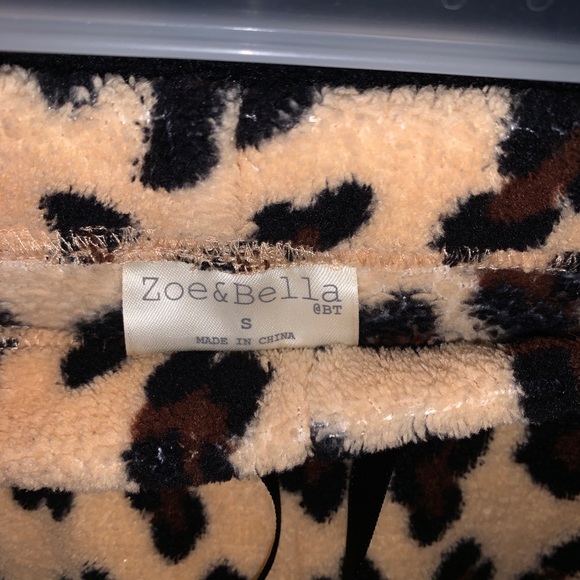Zoe and Bella Leopard Print Cat Pajama Set Small - Picture 5 of 5